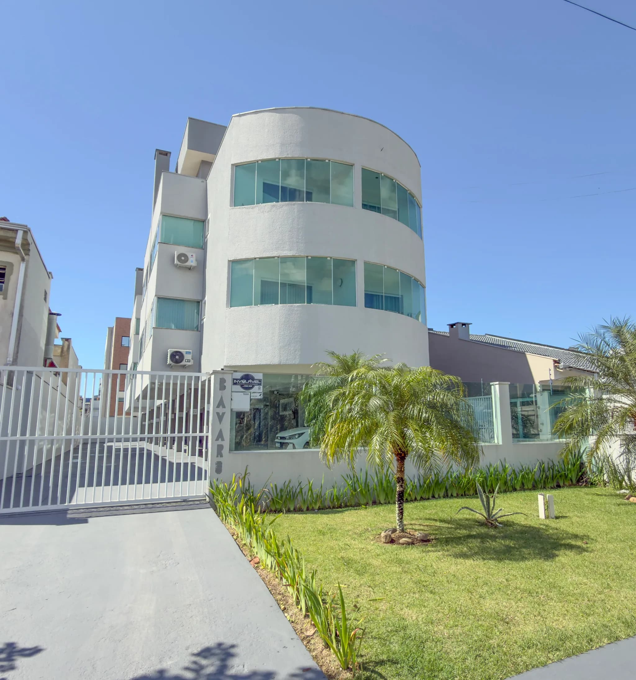 Apartamento Compacto em Caiobá